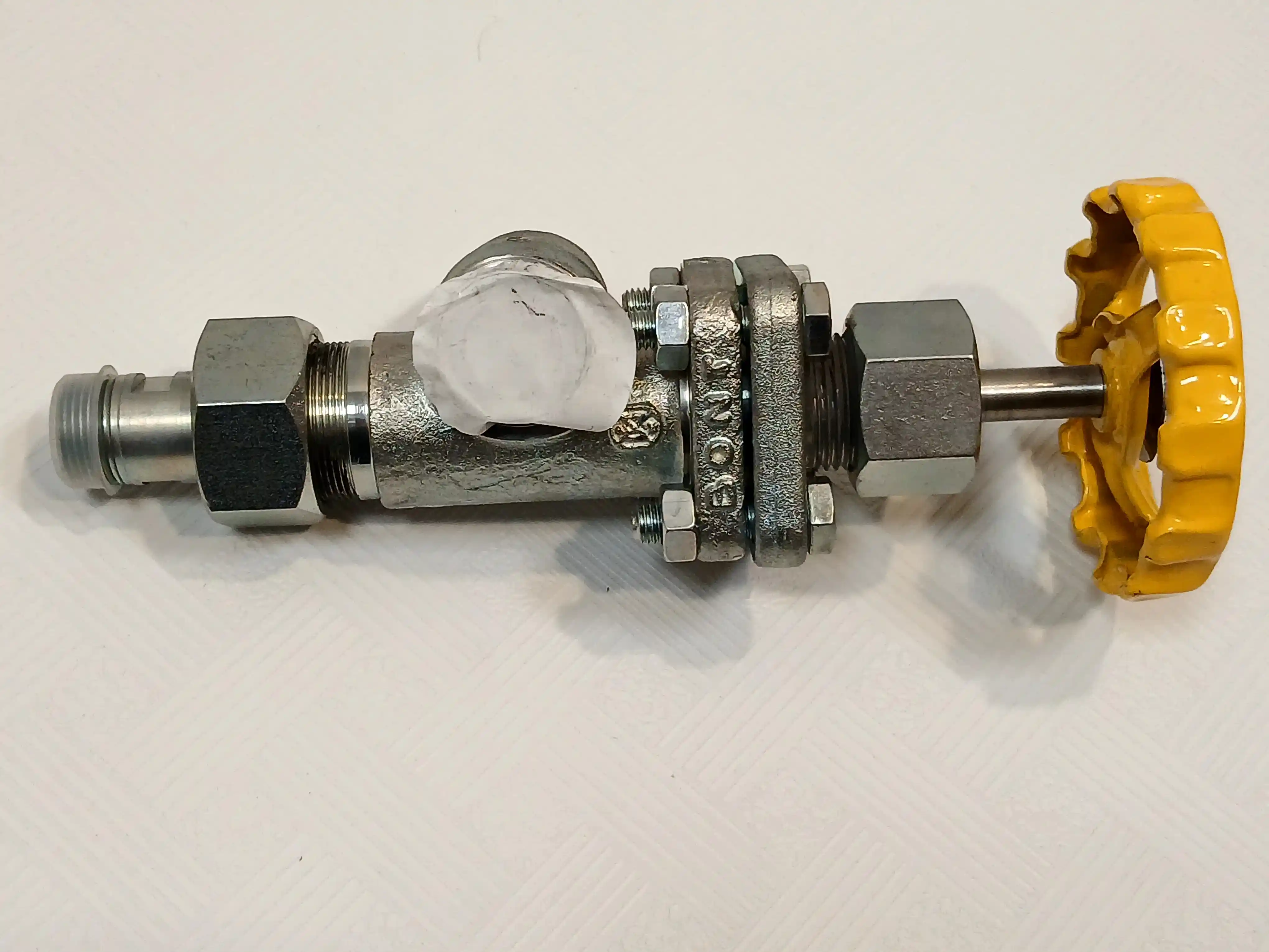 Bonneti Connection valve In Carbon Steel Gage cock